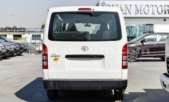 Acheter Import Voiture Toyota Hiace Blanc à Import - Dubai, Clarendon Acheter Import Voiture Toyota Hiace Blanc à Import - Dubai, Clarendon