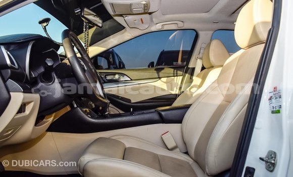 Acheter Import Voiture Nissan Maxima Blanc à Import - Dubai, Clarendon Acheter Import Voiture Nissan Maxima Blanc à Import - Dubai, Clarendon