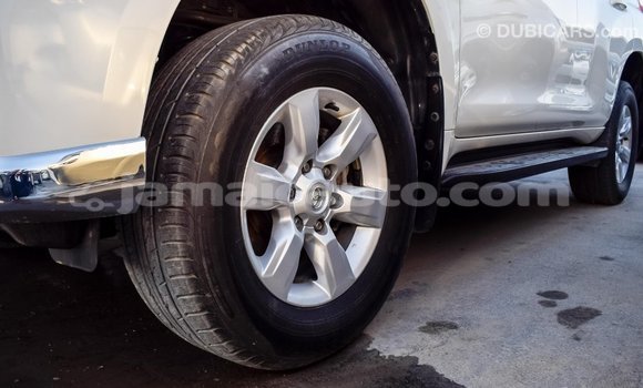 Acheter Import Voiture Toyota Prado Blanc à Import - Dubai, Clarendon Acheter Import Voiture Toyota Prado Blanc à Import - Dubai, Clarendon