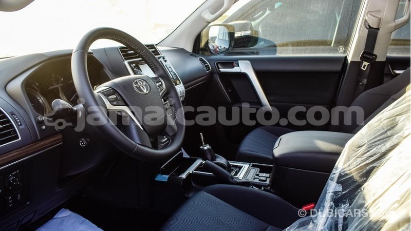 Big with watermark toyota prado clarendon import dubai 1382