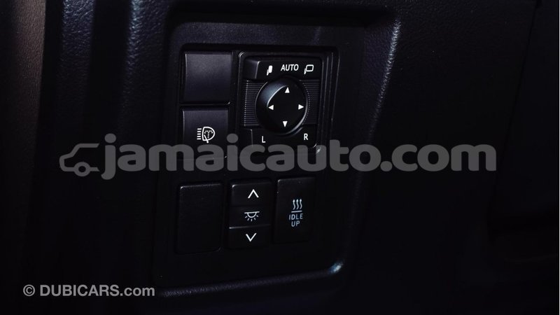 Big with watermark toyota prado clarendon import dubai 1382