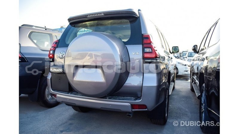 Big with watermark toyota prado clarendon import dubai 1382