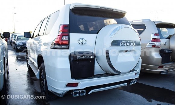 Acheter Import Voiture Toyota Prado Blanc à Import - Dubai, Clarendon Acheter Import Voiture Toyota Prado Blanc à Import - Dubai, Clarendon