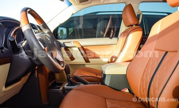 Acheter Import Voiture Toyota Prado Blanc à Import - Dubai, Clarendon Acheter Import Voiture Toyota Prado Blanc à Import - Dubai, Clarendon
