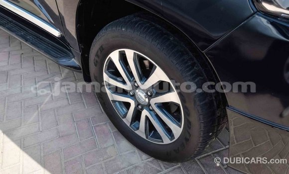 Acheter Import Voiture Toyota Land Cruiser Noir à Import - Dubai, Clarendon Acheter Import Voiture Toyota Land Cruiser Noir à Import - Dubai, Clarendon