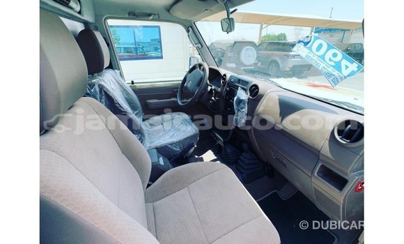 Buy Import Toyota Land Cruiser Beige Car in Import - Dubai in Clarendon Buy Import Toyota Land Cruiser Beige Car in Import - Dubai in Clarendon