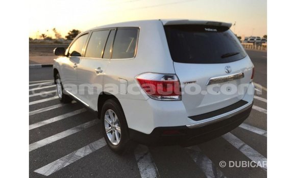 Acheter Import Voiture Toyota Highlander Blanc à Import - Dubai, Clarendon Acheter Import Voiture Toyota Highlander Blanc à Import - Dubai, Clarendon