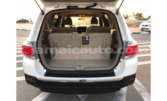 Acheter Import Voiture Toyota Highlander Blanc à Import - Dubai, Clarendon Acheter Import Voiture Toyota Highlander Blanc à Import - Dubai, Clarendon