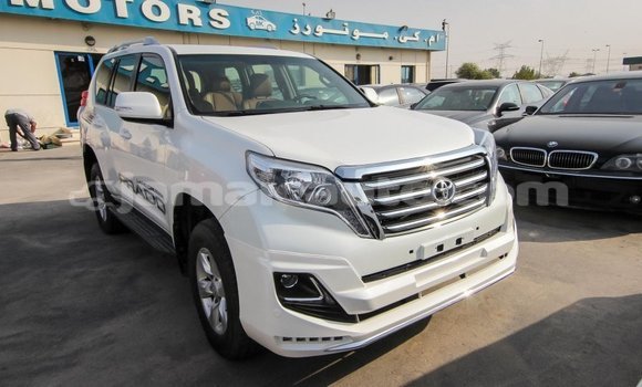 Acheter Import Voiture Toyota Prado Blanc à Import - Dubai, Clarendon Acheter Import Voiture Toyota Prado Blanc à Import - Dubai, Clarendon