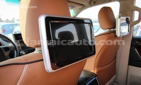 Acheter Import Voiture Toyota Prado Blanc à Import - Dubai, Clarendon Acheter Import Voiture Toyota Prado Blanc à Import - Dubai, Clarendon