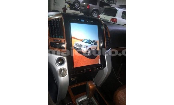 Acheter Import Voiture Toyota Land Cruiser Noir à Import - Dubai, Clarendon Acheter Import Voiture Toyota Land Cruiser Noir à Import - Dubai, Clarendon