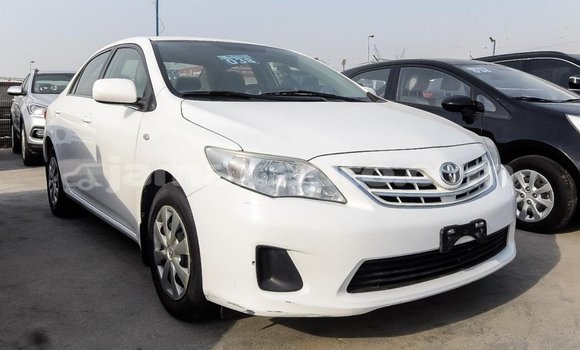 Acheter Import Voiture Toyota Corolla Blanc à Import - Dubai, Clarendon Acheter Import Voiture Toyota Corolla Blanc à Import - Dubai, Clarendon