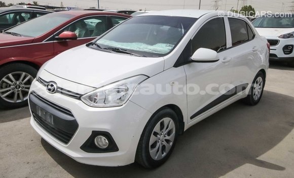 Acheter Import Voiture Hyundai i10 Blanc à Import - Dubai, Clarendon Acheter Import Voiture Hyundai i10 Blanc à Import - Dubai, Clarendon
