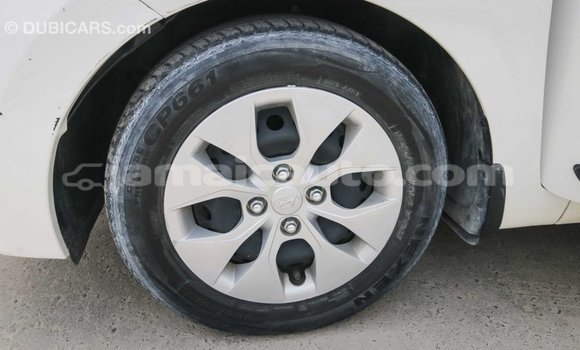 Acheter Import Voiture Hyundai i10 Blanc à Import - Dubai, Clarendon Acheter Import Voiture Hyundai i10 Blanc à Import - Dubai, Clarendon