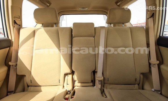 Acheter Import Voiture Toyota Prado Blanc à Import - Dubai, Clarendon Acheter Import Voiture Toyota Prado Blanc à Import - Dubai, Clarendon