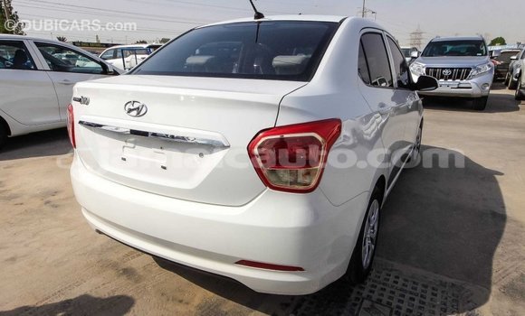 Acheter Import Voiture Hyundai i10 Blanc à Import - Dubai, Clarendon Acheter Import Voiture Hyundai i10 Blanc à Import - Dubai, Clarendon