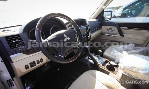 Acheter Import Voiture Mitsubishi Pajero Blanc à Import - Dubai, Clarendon Acheter Import Voiture Mitsubishi Pajero Blanc à Import - Dubai, Clarendon