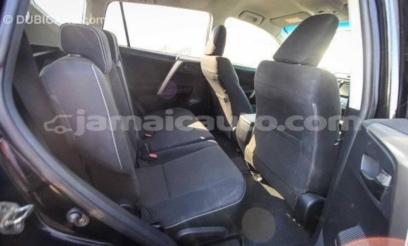 Acheter Import Utilitaire Toyota HiAce Noir à Import - Dubai, Clarendon Acheter Import Utilitaire Toyota HiAce Noir à Import - Dubai, Clarendon