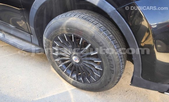 Acheter Import Utilitaire Toyota HiAce Noir à Import - Dubai, Clarendon Acheter Import Utilitaire Toyota HiAce Noir à Import - Dubai, Clarendon
