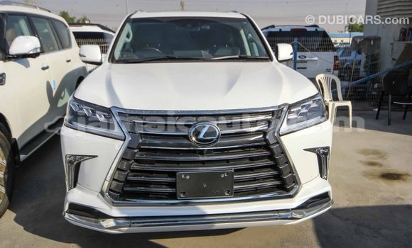 Acheter Import Voiture Lexus LX Blanc à Import - Dubai, Clarendon Acheter Import Voiture Lexus LX Blanc à Import - Dubai, Clarendon