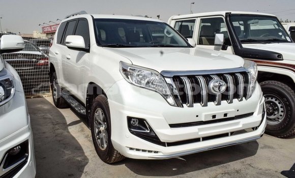 Acheter Import Voiture Toyota Prado Blanc à Import - Dubai, Clarendon Acheter Import Voiture Toyota Prado Blanc à Import - Dubai, Clarendon