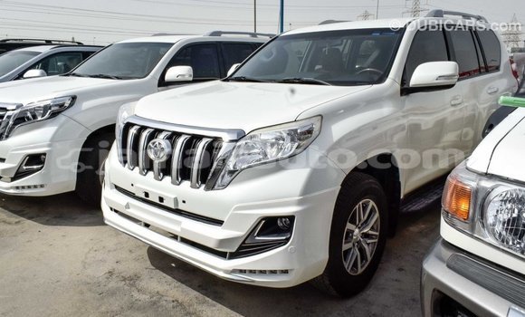 Acheter Import Voiture Toyota Prado Blanc à Import - Dubai, Clarendon Acheter Import Voiture Toyota Prado Blanc à Import - Dubai, Clarendon