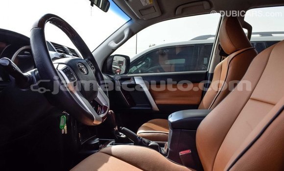 Acheter Import Voiture Toyota Prado Blanc à Import - Dubai, Clarendon Acheter Import Voiture Toyota Prado Blanc à Import - Dubai, Clarendon
