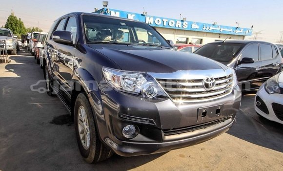 Acheter Import Voiture Toyota Fortuner Autre à Import - Dubai, Clarendon Acheter Import Voiture Toyota Fortuner Autre à Import - Dubai, Clarendon