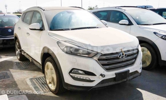 Acheter Import Voiture Hyundai Tucson Blanc à Import - Dubai, Clarendon Acheter Import Voiture Hyundai Tucson Blanc à Import - Dubai, Clarendon