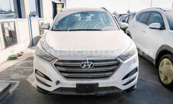 Acheter Import Voiture Hyundai Tucson Blanc à Import - Dubai, Clarendon Acheter Import Voiture Hyundai Tucson Blanc à Import - Dubai, Clarendon