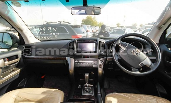 Acheter Import Voiture Toyota Land Cruiser Noir à Import - Dubai, Clarendon Acheter Import Voiture Toyota Land Cruiser Noir à Import - Dubai, Clarendon