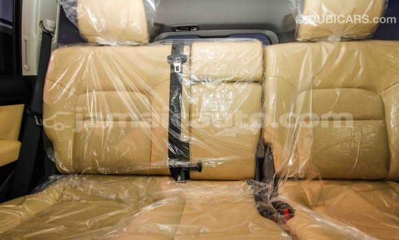 Acheter Import Voiture Toyota Land Cruiser Noir à Import - Dubai, Clarendon Acheter Import Voiture Toyota Land Cruiser Noir à Import - Dubai, Clarendon