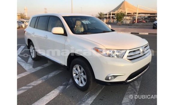 Acheter Import Voiture Toyota Highlander Blanc à Import - Dubai, Clarendon Acheter Import Voiture Toyota Highlander Blanc à Import - Dubai, Clarendon