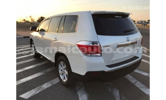 Acheter Import Voiture Toyota Highlander Blanc à Import - Dubai, Clarendon Acheter Import Voiture Toyota Highlander Blanc à Import - Dubai, Clarendon