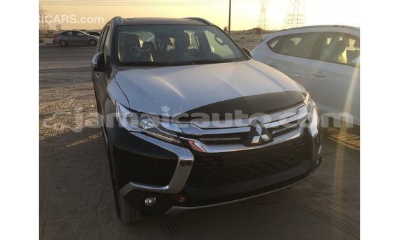 Buy Import Mitsubishi Montero Black Car in Import - Dubai in Clarendon
