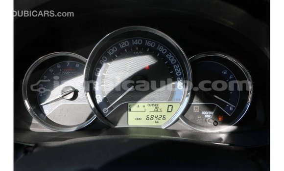 Acheter Import Voiture Toyota Corolla Blanc à Import - Dubai, Clarendon Acheter Import Voiture Toyota Corolla Blanc à Import - Dubai, Clarendon