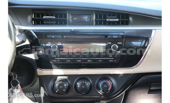 Acheter Import Voiture Toyota Corolla Blanc à Import - Dubai, Clarendon Acheter Import Voiture Toyota Corolla Blanc à Import - Dubai, Clarendon