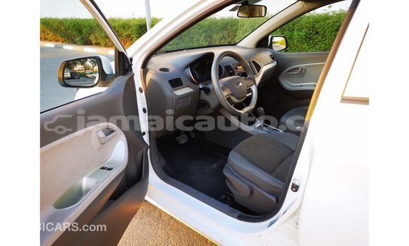 Acheter Import Voiture Kia Picanto Blanc à Import - Dubai, Clarendon Acheter Import Voiture Kia Picanto Blanc à Import - Dubai, Clarendon