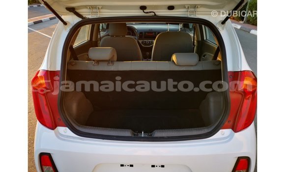 Acheter Import Voiture Kia Picanto Blanc à Import - Dubai, Clarendon Acheter Import Voiture Kia Picanto Blanc à Import - Dubai, Clarendon