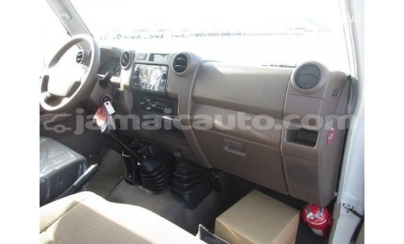 Buy Import Toyota Land Cruiser White Car in Import - Dubai in Clarendon Buy Import Toyota Land Cruiser White Car in Import - Dubai in Clarendon