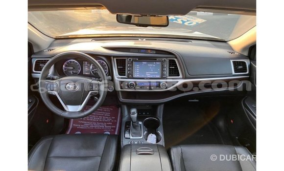 Acheter Import Voiture Toyota Highlander Autre à Import - Dubai, Clarendon Acheter Import Voiture Toyota Highlander Autre à Import - Dubai, Clarendon