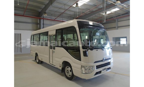 Buy Import Abarth 595 White Car in Import - Dubai in Clarendon