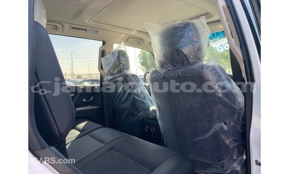 Buy Import Mitsubishi Pajero White Car in Import - Dubai in Clarendon Buy Import Mitsubishi Pajero White Car in Import - Dubai in Clarendon