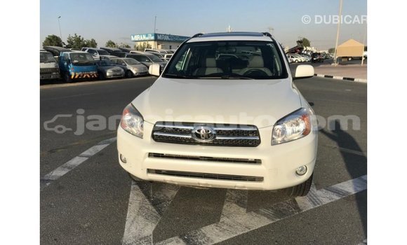 Acheter Import Voiture Toyota 4Runner Blanc à Import - Dubai, Clarendon Acheter Import Voiture Toyota 4Runner Blanc à Import - Dubai, Clarendon