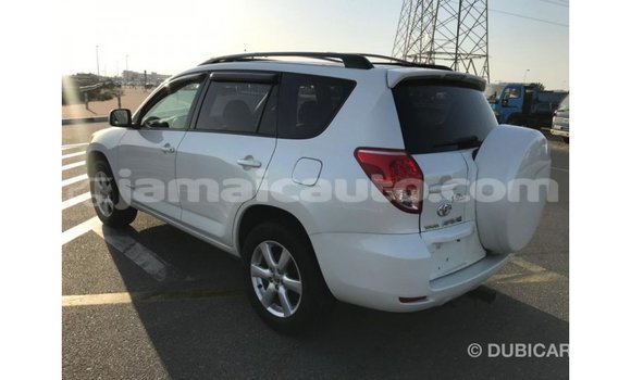 Acheter Import Voiture Toyota 4Runner Blanc à Import - Dubai, Clarendon Acheter Import Voiture Toyota 4Runner Blanc à Import - Dubai, Clarendon