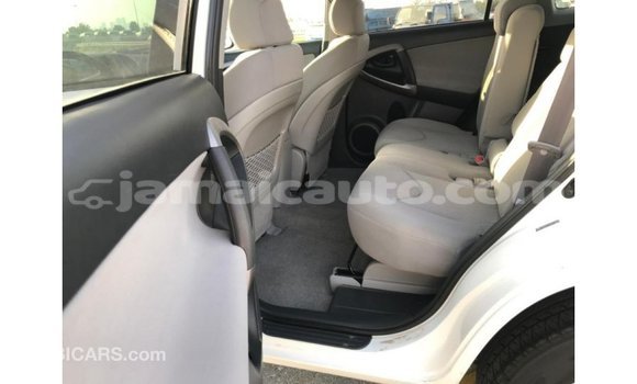 Acheter Import Voiture Toyota 4Runner Blanc à Import - Dubai, Clarendon Acheter Import Voiture Toyota 4Runner Blanc à Import - Dubai, Clarendon