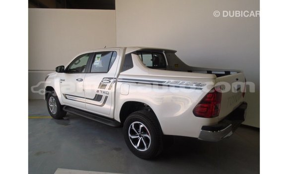 Buy Import Toyota Hilux White Car in Import - Dubai in Clarendon Buy Import Toyota Hilux White Car in Import - Dubai in Clarendon