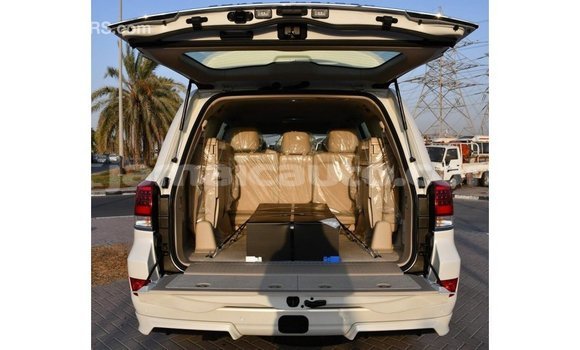 Buy Import Toyota Land Cruiser White Car in Import - Dubai in Clarendon Buy Import Toyota Land Cruiser White Car in Import - Dubai in Clarendon