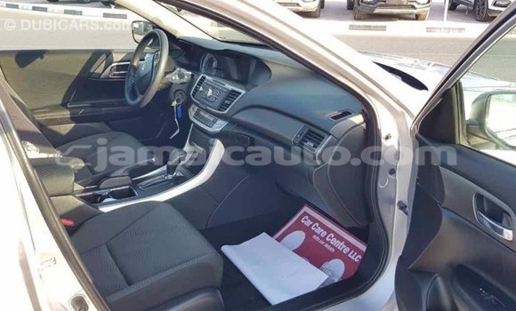 Acheter Import Voiture Honda Accord Autre à Import - Dubai, Clarendon Acheter Import Voiture Honda Accord Autre à Import - Dubai, Clarendon
