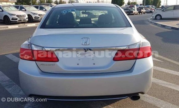 Acheter Import Voiture Honda Accord Autre à Import - Dubai, Clarendon Acheter Import Voiture Honda Accord Autre à Import - Dubai, Clarendon